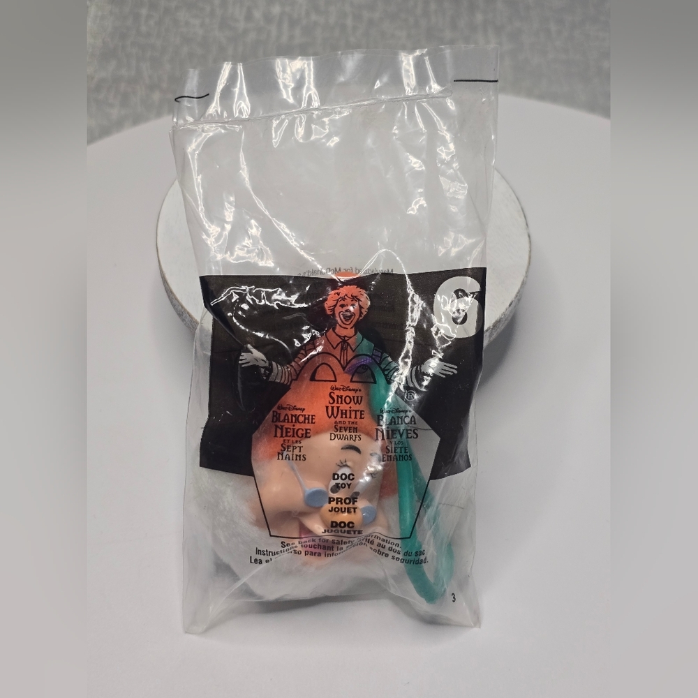 2001 McDonald's Happy Meal Toy Snow White & Seven Dwarfs #6 Doc [ Read Details ]